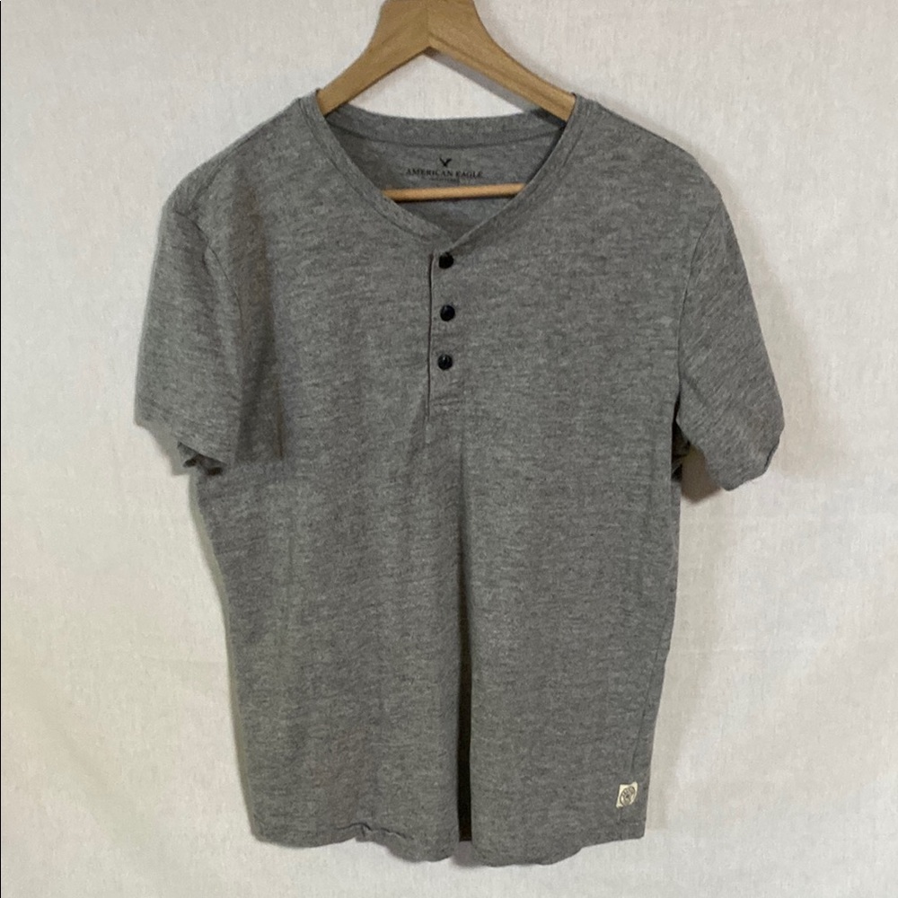 American Eagle Outfitters Gray Short Sleeve Henley